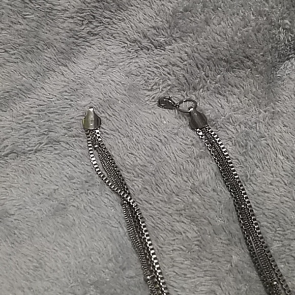 📯3 Chain Metallic Necklace📯 - Picture 2 of 3